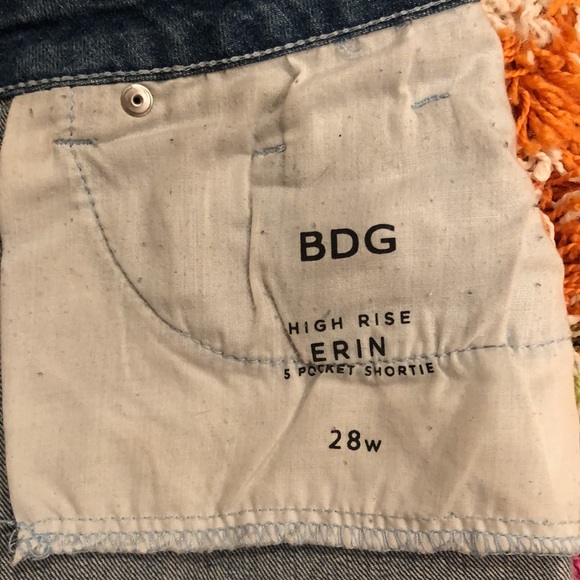 BDG High-Rise Erin denim short, 28 - Picture 8 of 9
